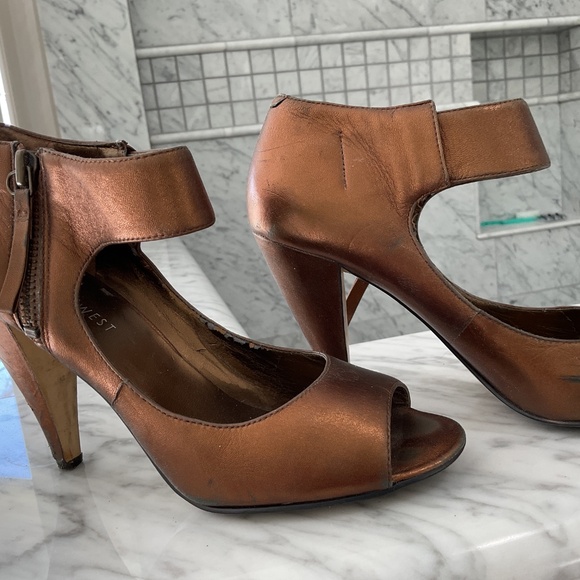 5.5 metallic copper women’s heels - Picture 2 of 6